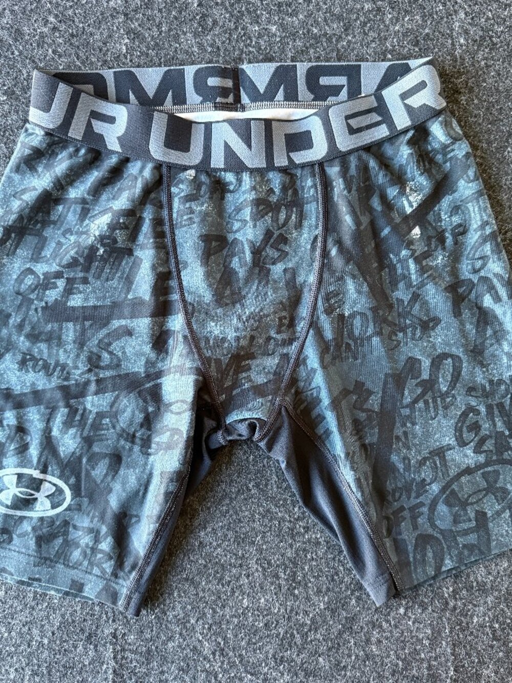 Under Armour Boys Youth Large Alter Ego Compression Shorts Gray Black